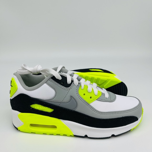 WMNS Nike Air Max 90 - Picture 8 of 9